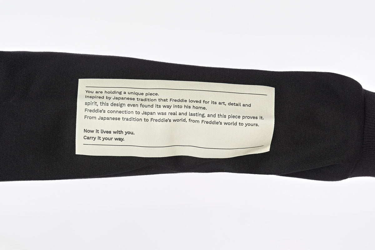 Close-up of the story label on the sleeve