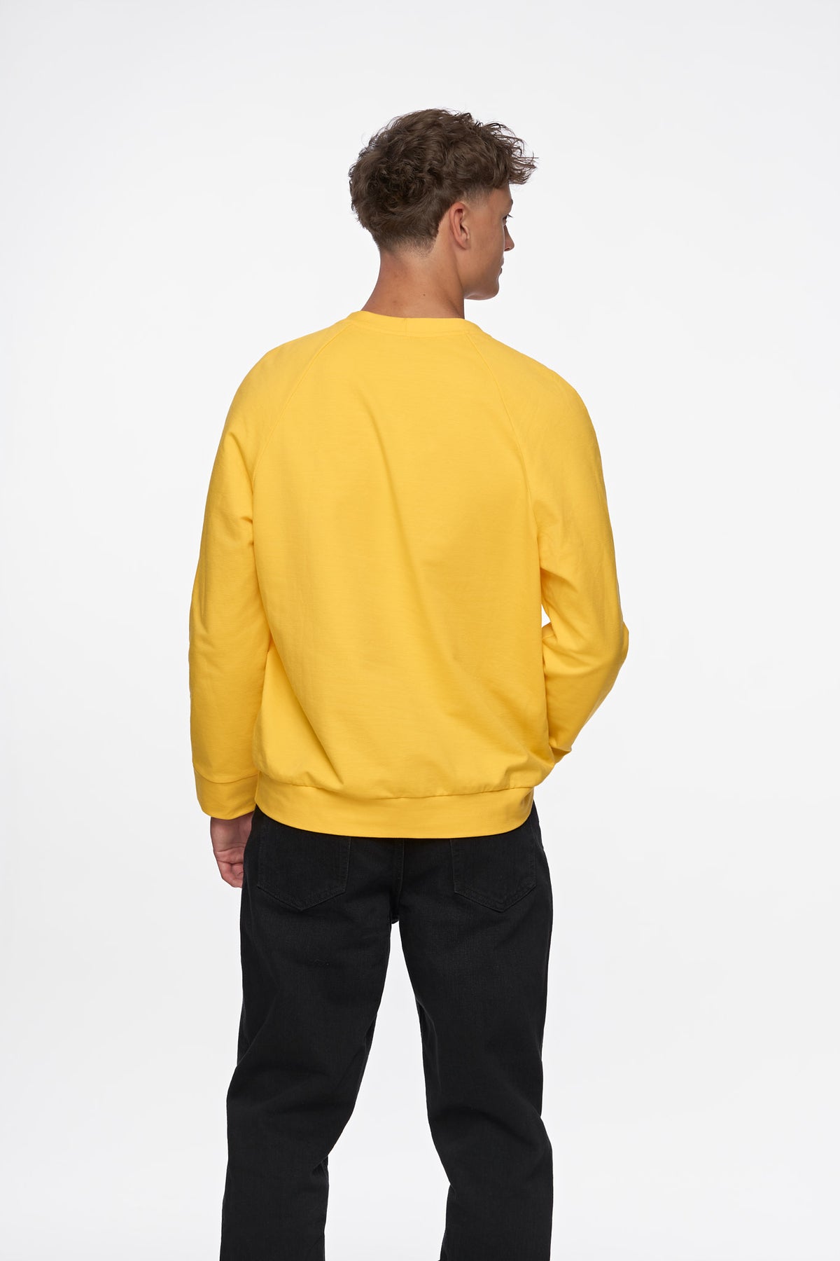 Rückansicht des Signature Yellow Sweatshirts